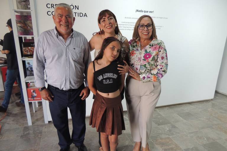 Disfrutan de la poesía de Tania Hernández en el CELIT