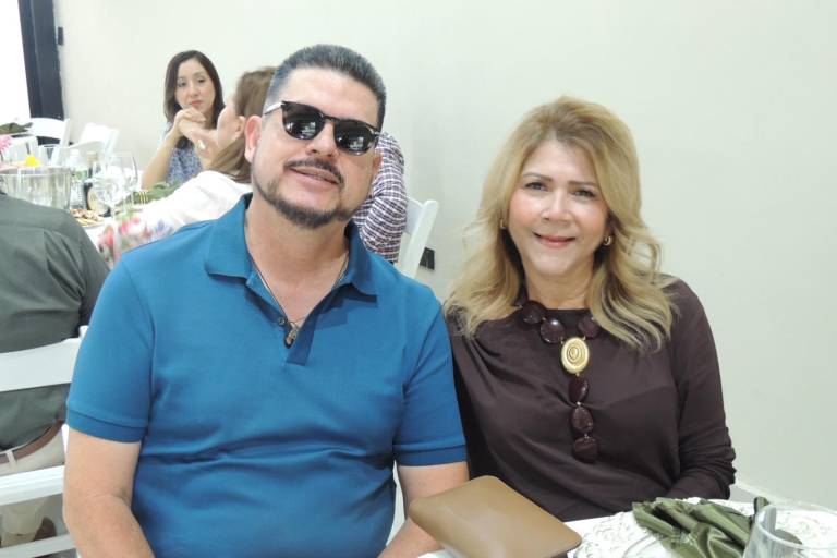 Disfrutan mamás rotarianas de su tradicional Día de las Madres