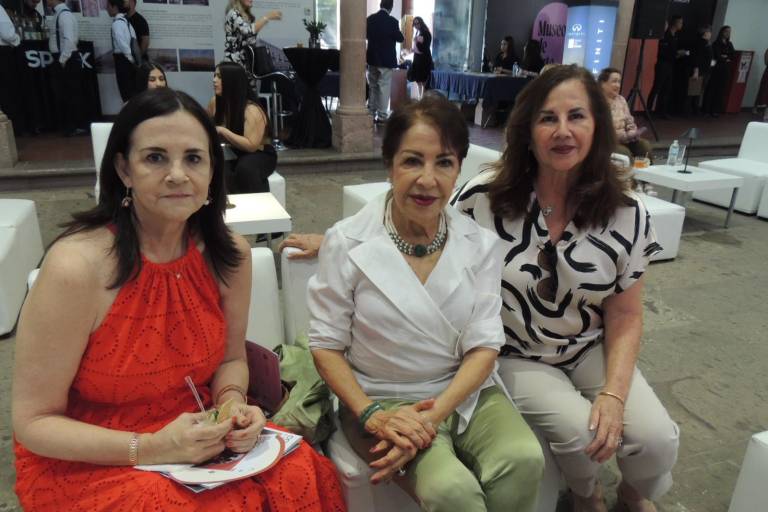 Participan coleccionistas en la edición 35 de la Subastarte Masin 2026