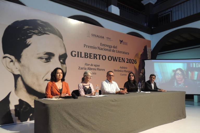 Reconocen el trabajo literario de Zaría Abreu, en poesía y a Verónica Murguía, en cuento
