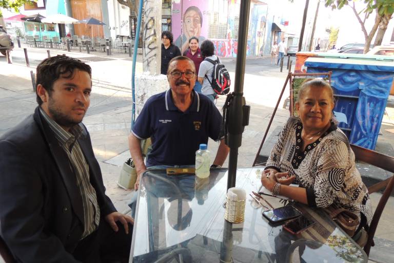 Reconoce María Julia trayectoria de científicos mexicanos en su nuevo libro