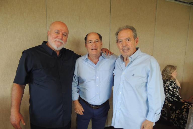Con una misa, agradece Manuel Clouthier, festejar sus 65 años