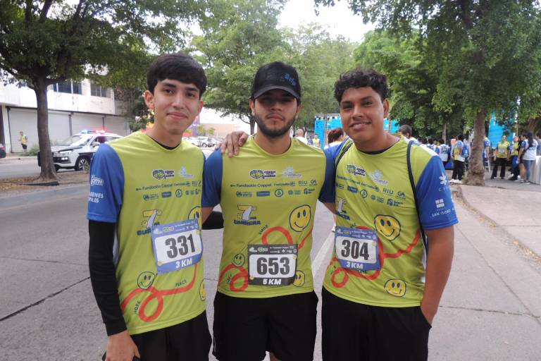 Participan en la séptima edición de la carrera ‘Corro por sus sueños’