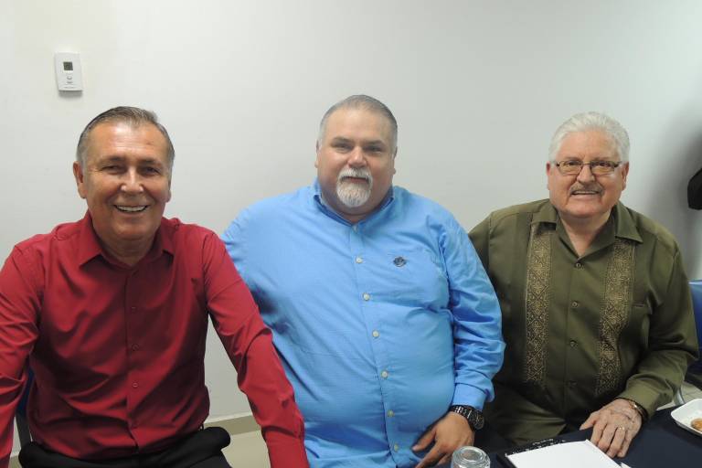 Comparte Paúl Chávez con empresarios, estrategias para reinventar su negocio