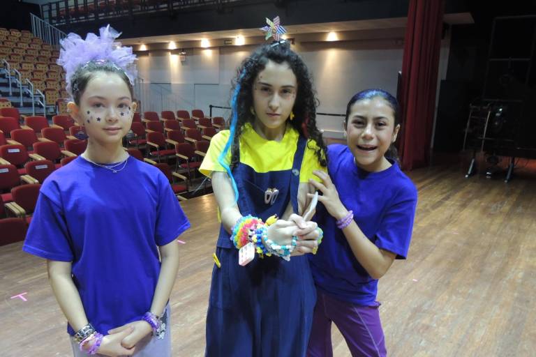Con una obra de teatro, culminan niños y niñas su curso de vereano en el MIA
