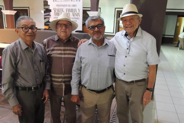 Muestra David Rubio sus orígenes en la presentación de su nuevo libro
