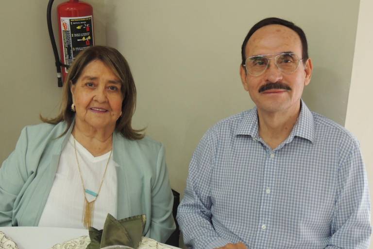 Disfrutan mamás rotarianas de su tradicional Día de las Madres