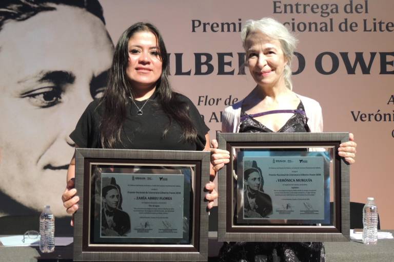 Reconocen el trabajo literario de Zaría Abreu, en poesía y a Verónica Murguía, en cuento