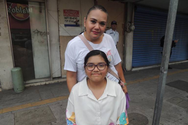 Admiran culiacanenses el tradicional desfile militar