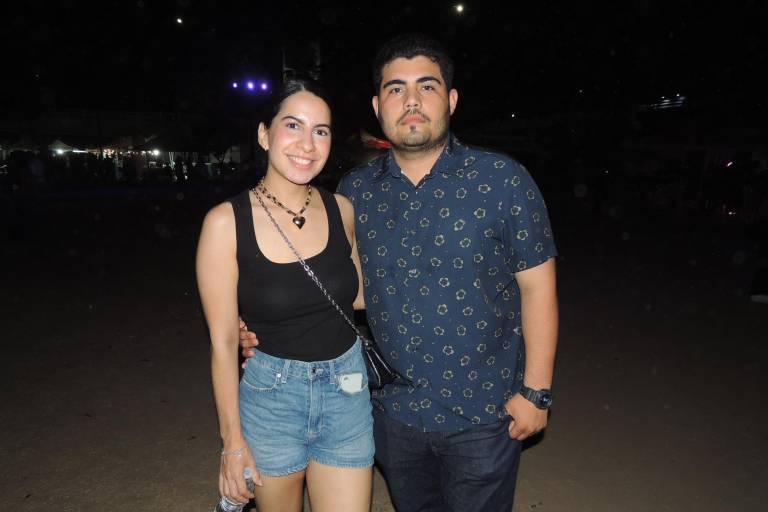 Vibran con la música de Adrián Cota y Mau y Ricky en la Flash Night Culiacán