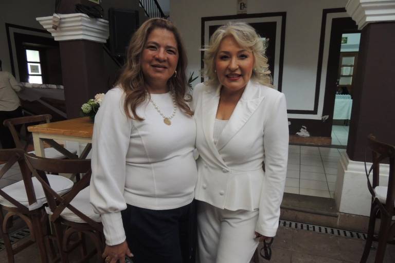 Rinde AMMJE homenaje a la empresaria y socia fundadora Martha Georgina Orozco