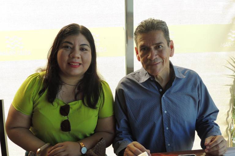 Debuta como escritor Asdrúval Mendívil Leyva