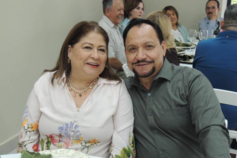 Disfrutan mamás rotarianas de su tradicional Día de las Madres