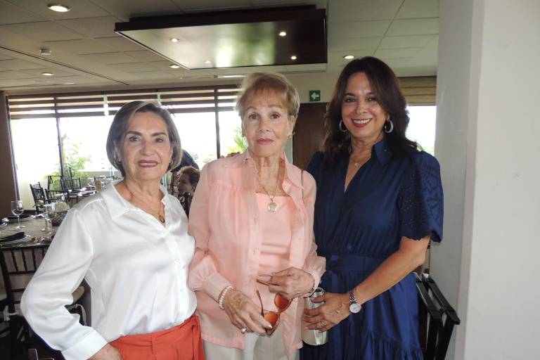 Relizan despedida especial en honor al Padre Juan Ruiz