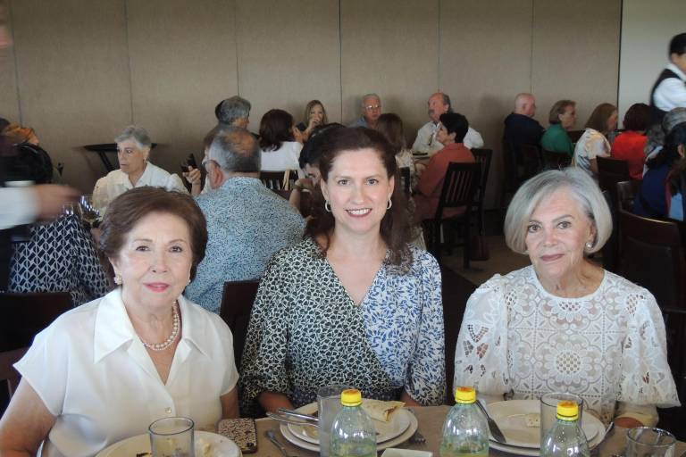 Relizan despedida especial en honor al Padre Juan Ruiz