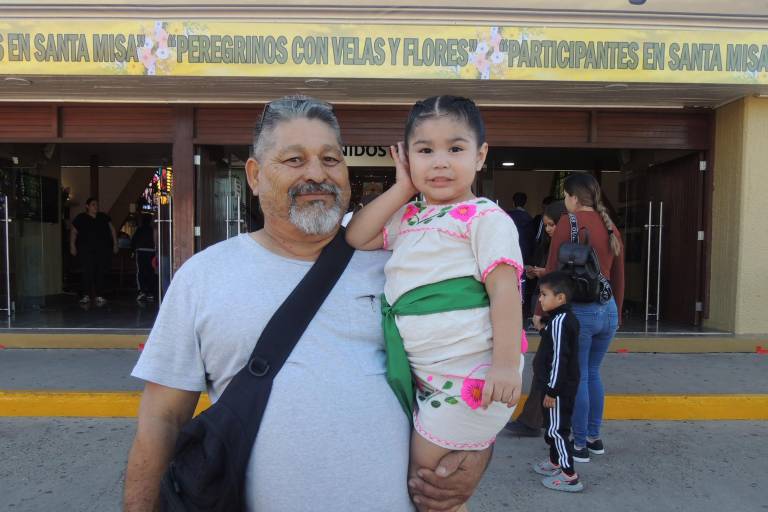 Cantan sinaloenses ‘Las Mañanitas’ a la Virgen de Guadalupe en su día