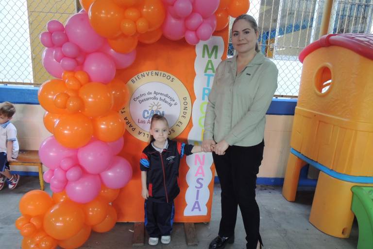 Con un taller de matrogimnasia fortalecen papás su relación con sus hijos