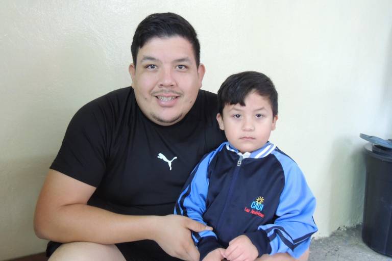 Con un taller de matrogimnasia fortalecen papás su relación con sus hijos