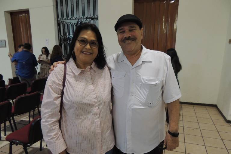 Premian la trayectoria de Martha Alicia Araujo, en el periodismo