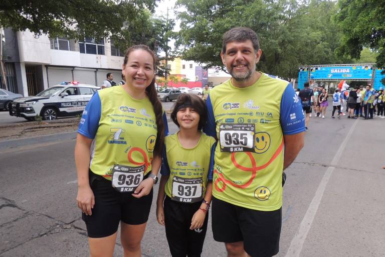 Participan en la séptima edición de la carrera ‘Corro por sus sueños’