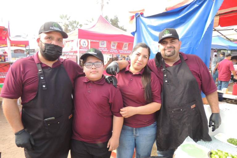 Disfrutan de la primera Feria Estatal del Chicharrón 2026