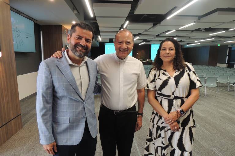 Encuentra el público respuestas en el libro de Gilberto Aispuro