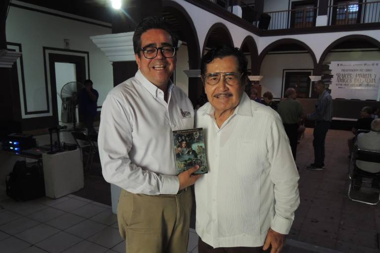 Muestra David Rubio sus orígenes en la presentación de su nuevo libro