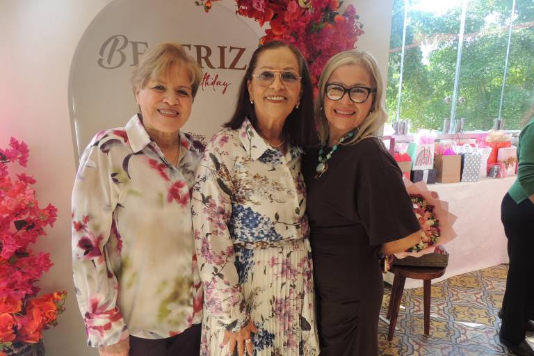 Celebran los 72 años de Beatriz Elizabeth Félix Tamayo