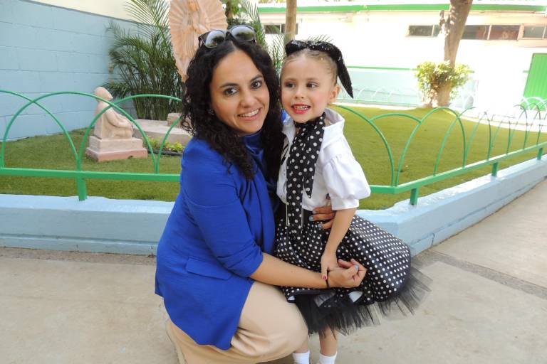 Disfrutan alumnos y padres de familia de su Festival de Primavera Senda’s Throwback