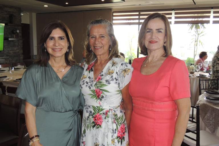 Relizan despedida especial en honor al Padre Juan Ruiz