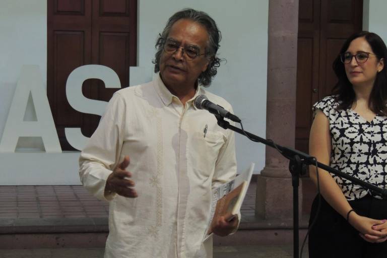 Admiran la trayectoria de Pedro Valtierra, con su exposición ‘Volver a la tierra del Quetzal’