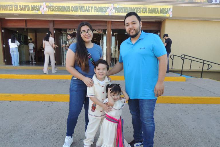 Cantan sinaloenses ‘Las Mañanitas’ a la Virgen de Guadalupe en su día