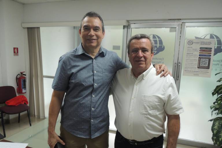 Comparte Paúl Chávez con empresarios, estrategias para reinventar su negocio