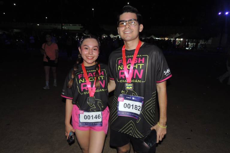 Vibran con la música de Adrián Cota y Mau y Ricky en la Flash Night Culiacán