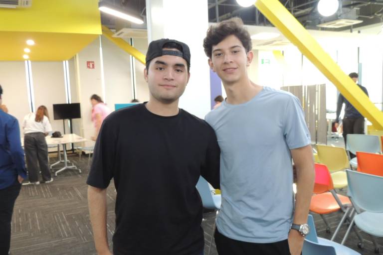 Señala Adrián Espinoza que la Inteligencia Artificial viene a sumar, no a reemplazar