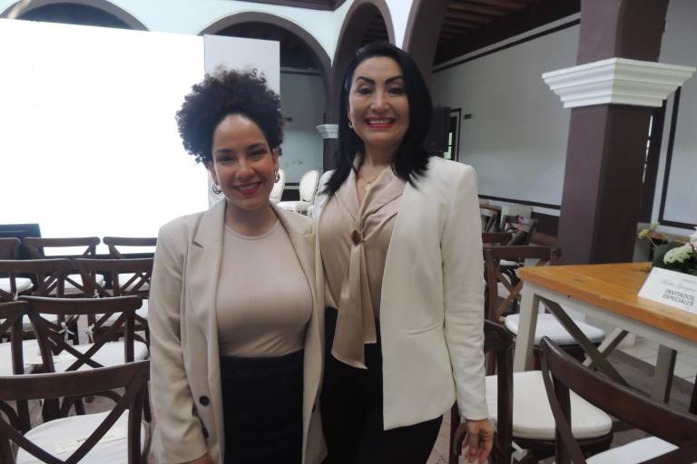 Rinde AMMJE homenaje a la empresaria y socia fundadora Martha Georgina Orozco