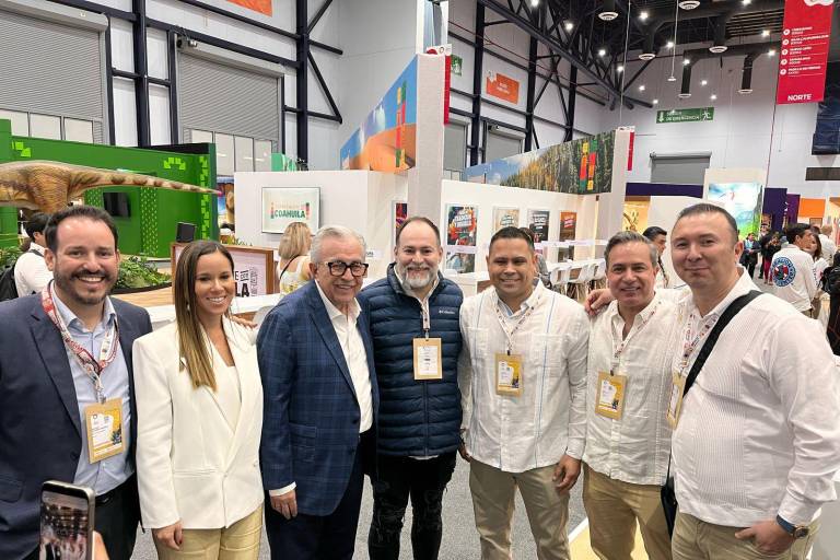 Autoridades y empresarios sinaloenses presentes en el Tianguis Turístico 2025.