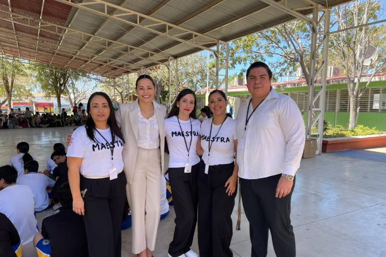 Estudiantes de Secundaria Federal 3 realizan segunda colecta de tapas en apoyo a niños con cáncer