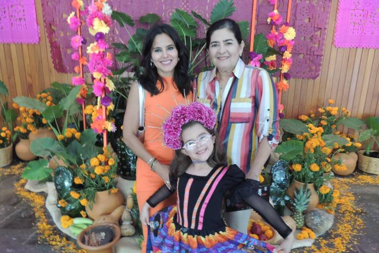 Disfrutan del vuelo de las mariposas con el espectáculo ‘Monarca’