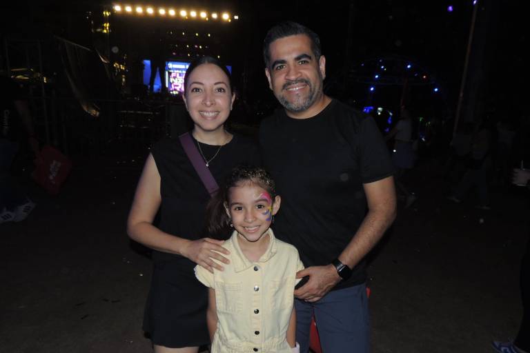 Vibran con la música de Adrián Cota y Mau y Ricky en la Flash Night Culiacán