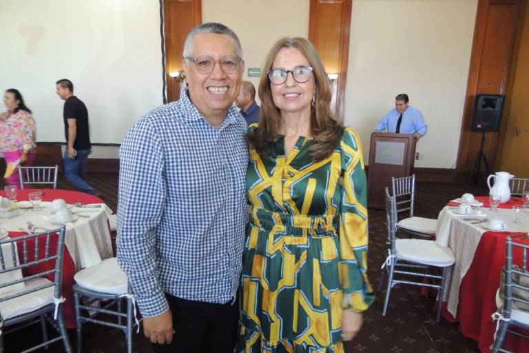 Reconocen periodistas las trayectorias de Angelina Zamudio y Benigno Aispuro