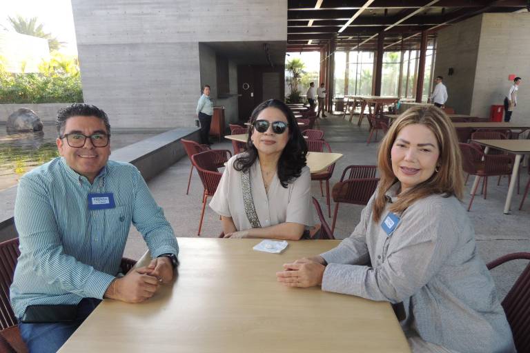 Inaugura Grupo Coppel su Club Deportivo