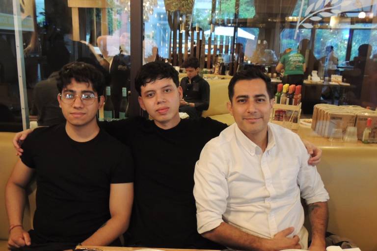 Comparten charlas desde la barra en ‘Tragos &amp; Esencia’, en Humaya Restaurante