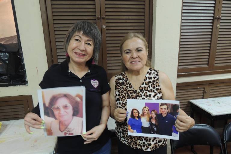 Brindan las bordadoras de corazón un homenaje a la maternidad