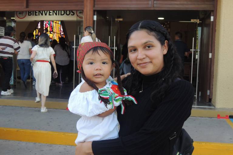 Cantan sinaloenses ‘Las Mañanitas’ a la Virgen de Guadalupe en su día