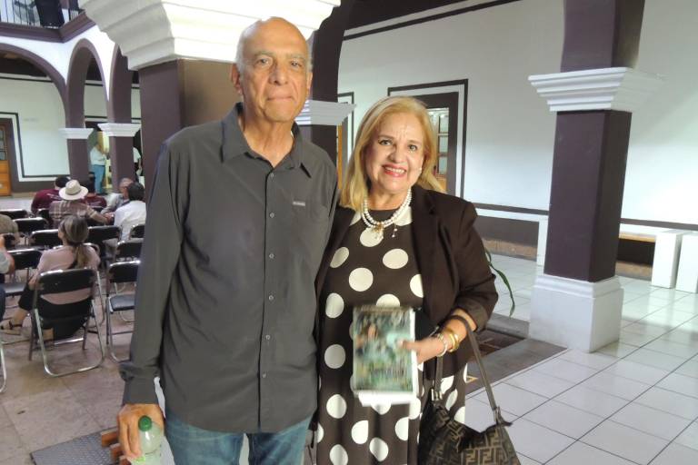 Muestra David Rubio sus orígenes en la presentación de su nuevo libro