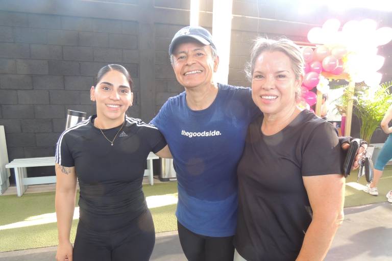 Celebran amigos un cumpleaños más de Linda Rentería