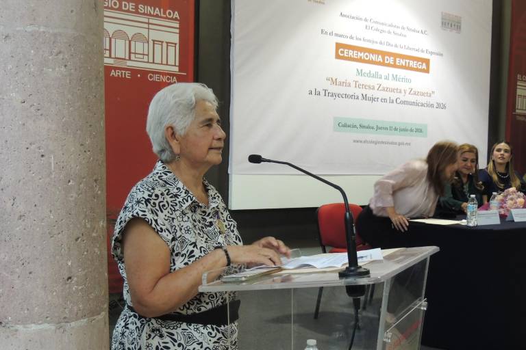Premian la trayectoria de Martha Alicia Araujo, en el periodismo