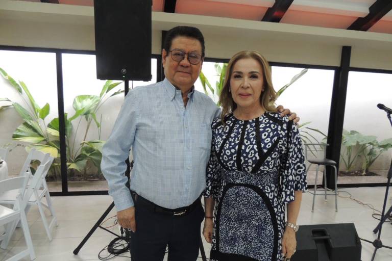 Disfrutan mamás rotarianas de su tradicional Día de las Madres