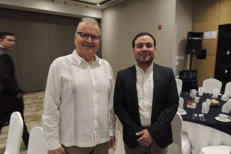 Rinde protesta el nuevo consejo directivo del Colegio de Abogados Eustaquio Buelna